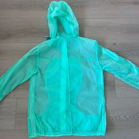 RARE Lululemon women’s translucent lightweight jacket lime/neon green size 6/8 - Picture 6 of 9